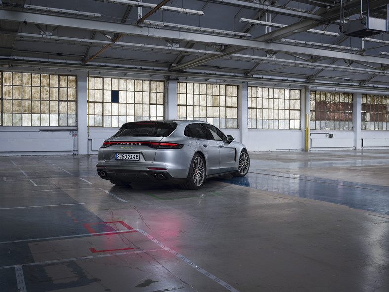 Porsche wprowadza nowe warianty Panamery