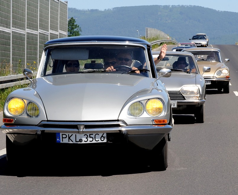 W ten weekend musisz zobaczyć zabytkowe Citroeny!