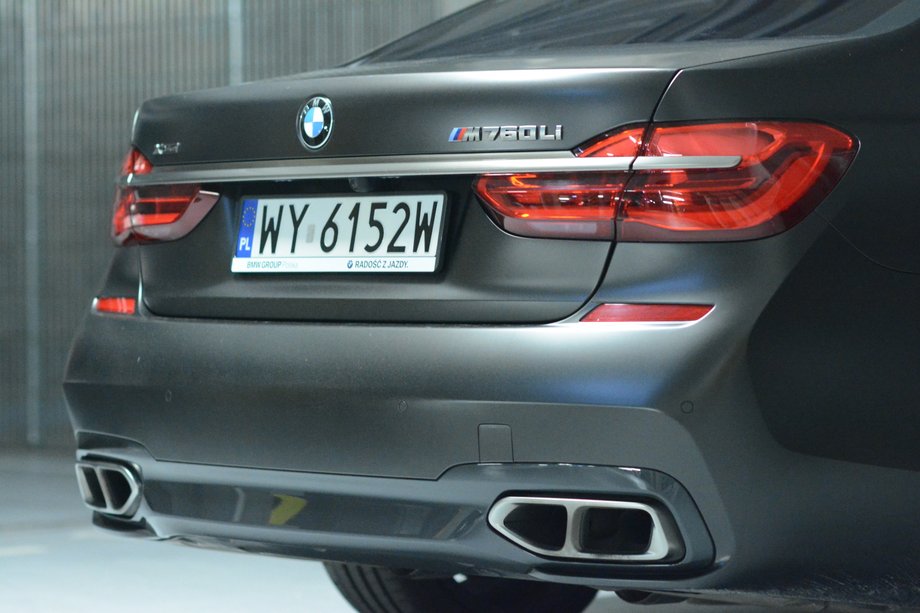 BMW M760Li xDrive - pomysł na milion (29)