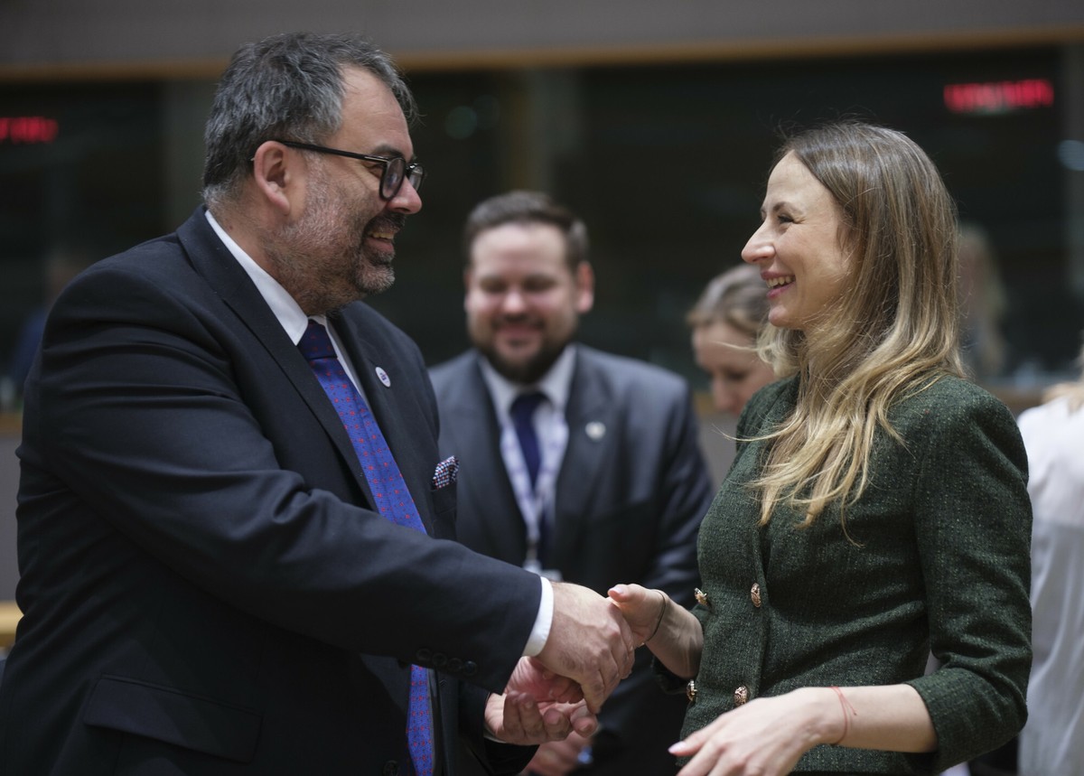 Inspektor zamieni kontrakt na umowę o pracę. Rząd przyspiesza prace. Oto szczegóły