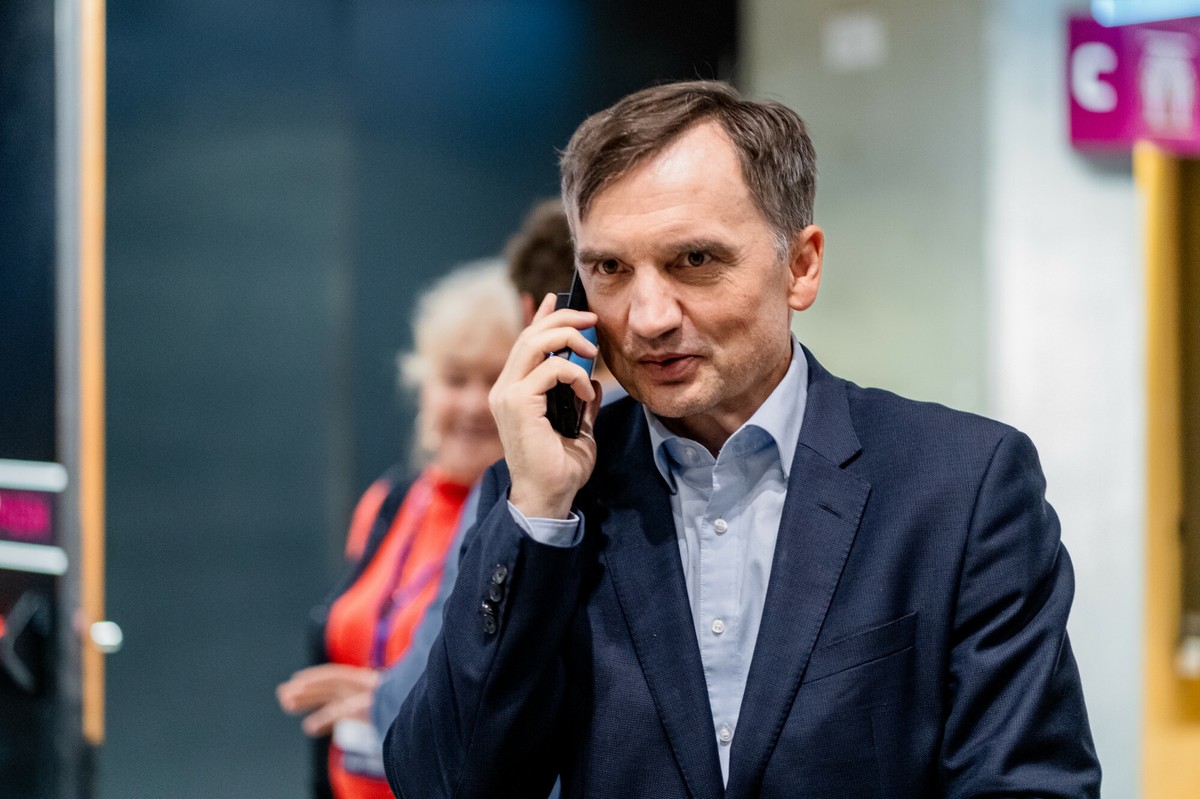 W sejmie jest wniosek min. Waldemara Żurka o uchylenie immunitetu oraz o zatrzymanie i aresztowanie b. ministra sprawiedliwości, posła PiS Zbigniewa Ziobry