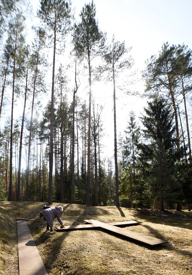 ROSJA KATYŃ 75. ROCZNICA ZBRODNI KATYŃSKIEJ (Polski Cmentarz Wojenny w Katyniu)