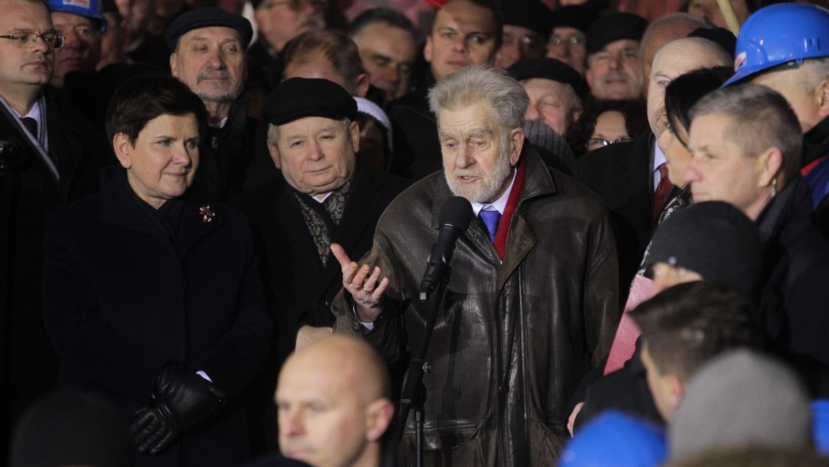 Działacz opozycji z czasów PRL Andrzej Gwiazda otrzyma Nagrodę im. prezydenta Lecha Kaczyńskiego przyznawaną przez Ruch Społeczny im. Prezydenta RP Lecha Kaczyńskiego. W uroczystej gali w Warszawie weźmie udział prezydent Andrzej Duda.