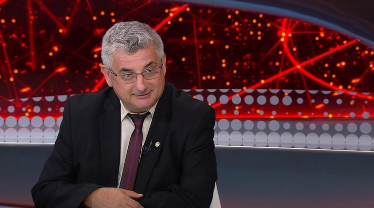 Aki válaszol: Totyik Tamás, a Pedagógusok Szakszervezetének alelnöke /Fotó: Echo TV