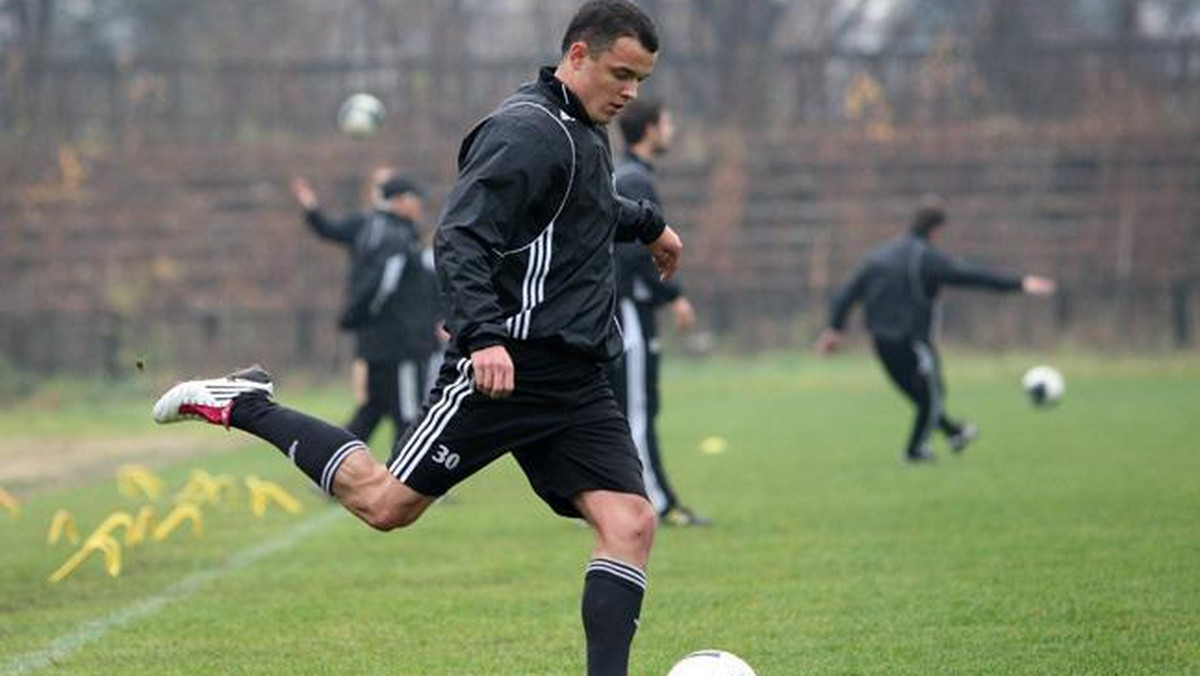 Dawid Janczyk  ma niebawem podpisać roczny kontrakt z Piastem Gliwice. – To prawda. Niewykluczone, że piłkarz będzie z nami trenował jeszcze zanim reszta drużyny wybierze się na urlop przed nowym sezonem – mówi "Faktowi" osoba ze sztabu szkoleniowego zespołu ze Śląska.