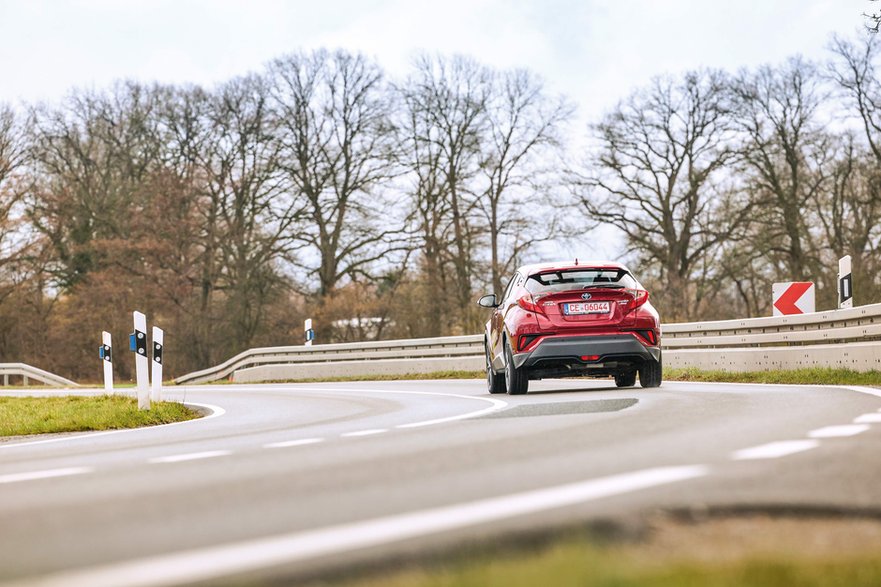 Toyota C-HR 1.8 Hybrid, 2012 r.