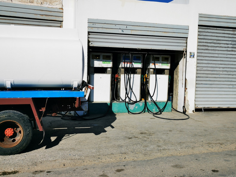 Astypalea: stara stacja benzynowa - jedna z kilku na wyspie