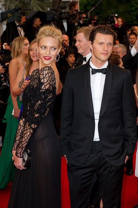 Anja Rubik i Sasha Knezevic na premierze filmu Cosmopolis w Cannes