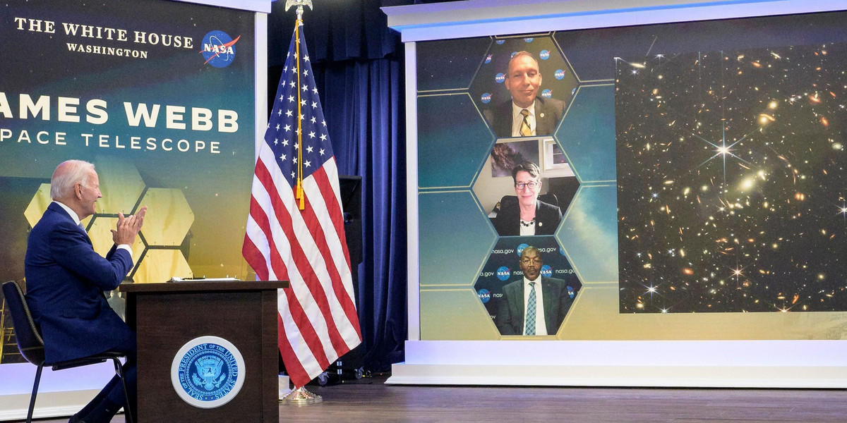 NASA i prezydent Biden pokazali pierwsze zdjęcie z teleskopu Webba.