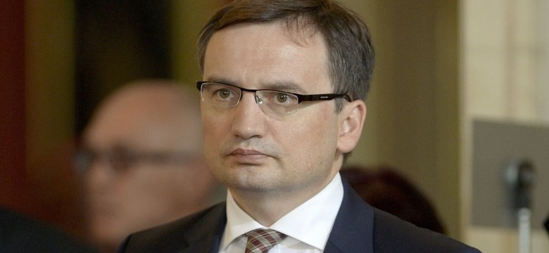 Ziobro: Nawet 25 lat więzienia dla wyłudzających VAT, czynności notarialne będą nagrywane