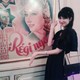 Rajnai Rebeka blogger imádta a vintage plakátokat az Operettszínházban.
