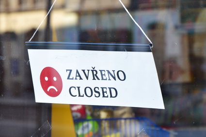 Czesi zamykają większość sklepów. Decyzja rządu