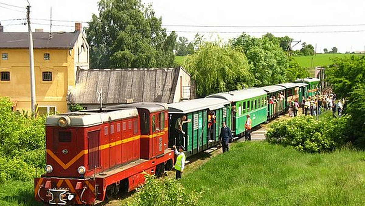 Projekt "Świat Kolei Wąskotorowych" realizowany przez  pracowników Urzędu Transportu Kolejowego ma na celu przedstawienie nieco zapomnianego, ale jak pięknego świata kolei w rozmiarze "mini".