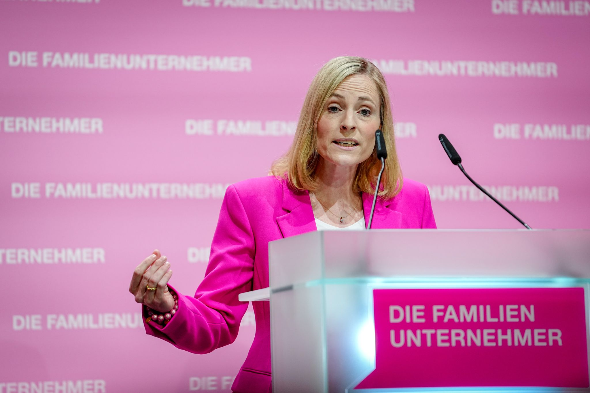 Rossmann, Vorwerk &amp; Co weg: Familienunternehmer korrigieren AfD-Kurs