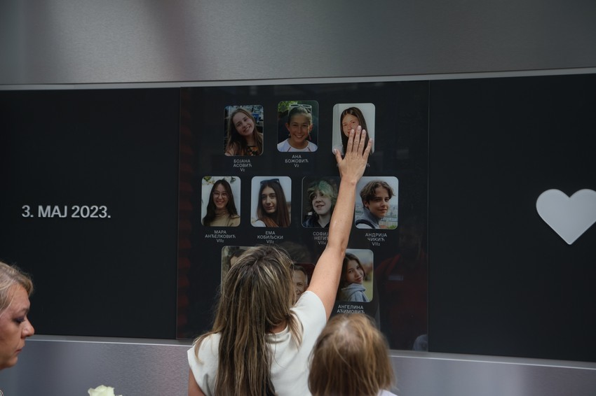 Žrtve masakra u OŠ "Vladislav Ribnikar"