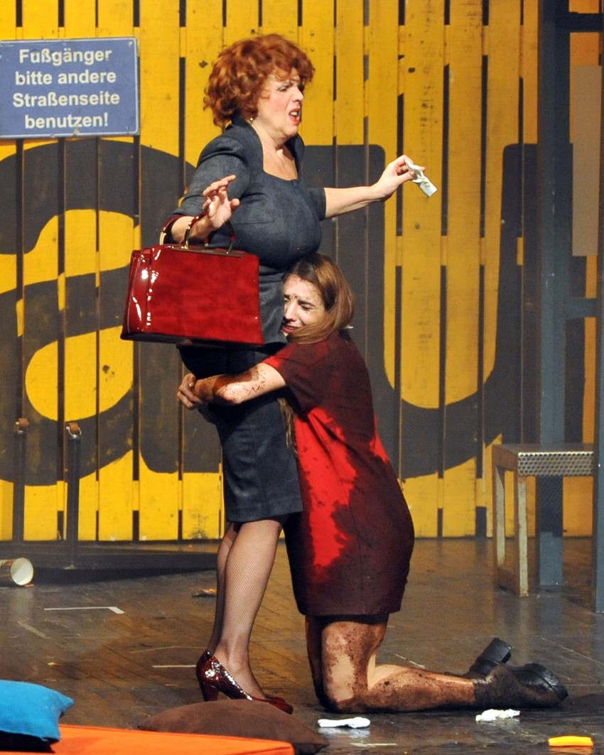 Dara Džokić u predstavi "Pijani" Ateljea 212