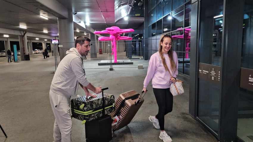 Luna Đogani u zagrljaju majke i ćerki nakon drame na Bliskom istoku, odmah se oglasila