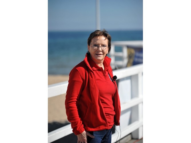 W mniej oficjalnych sytuacjach pani minister lubi wyrazistą czerwień...