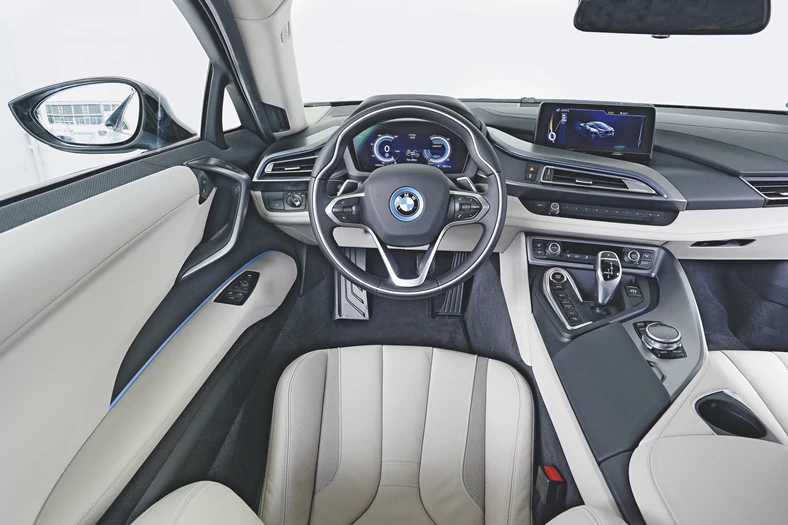 BMW i8 – wnętrze