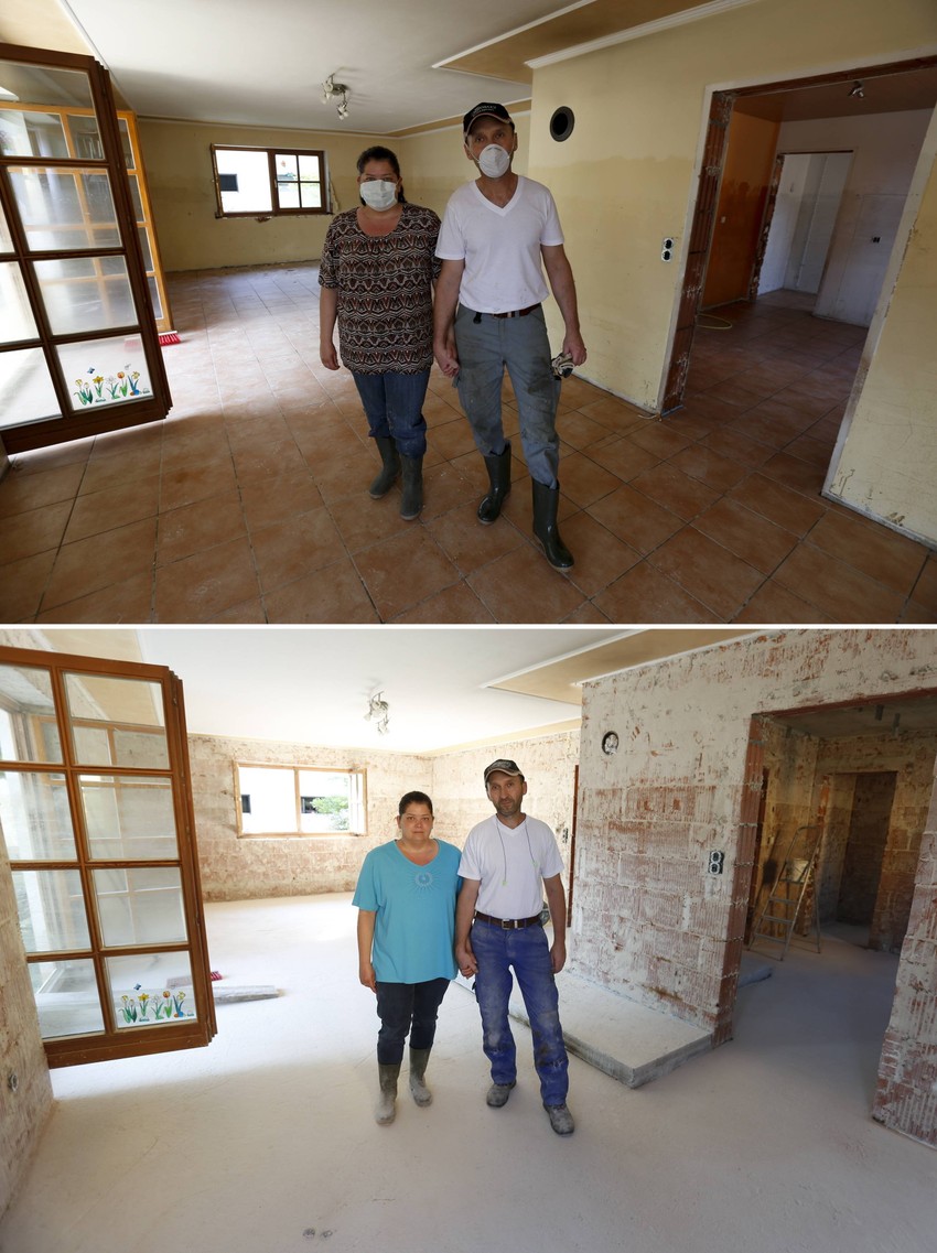 Manuela i Herbert Šmid u dnevnoj sobi svoje kuće 12. juna (gore) i 21. juna (dole), nakon što im je poplava uništila kuću