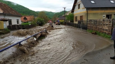 Słowacja walczy z powodzią. Woda zalewa ulice i domy. Jest ofiara śmiertelna