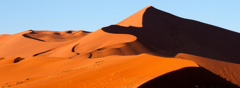 Pustynia Namib położona jest głównie w Namibii, w południowo-zachodniej Afryce na wybrzeżu Atlantyku. Rozpoczyna się na terenie Angoli i rozciąga wzdłuż całego wybrzeża Namibii, tj. od ujścia rzeki Kunene na granicy z Angolą na północy po ujście rzeki Oranje na południu, na granicy z RPA. Namib w języku nama oznacza "olbrzymi", a w innym tłumaczeniu "miejsce gdzie nic nie ma".