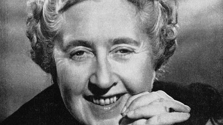  Agatha Christie