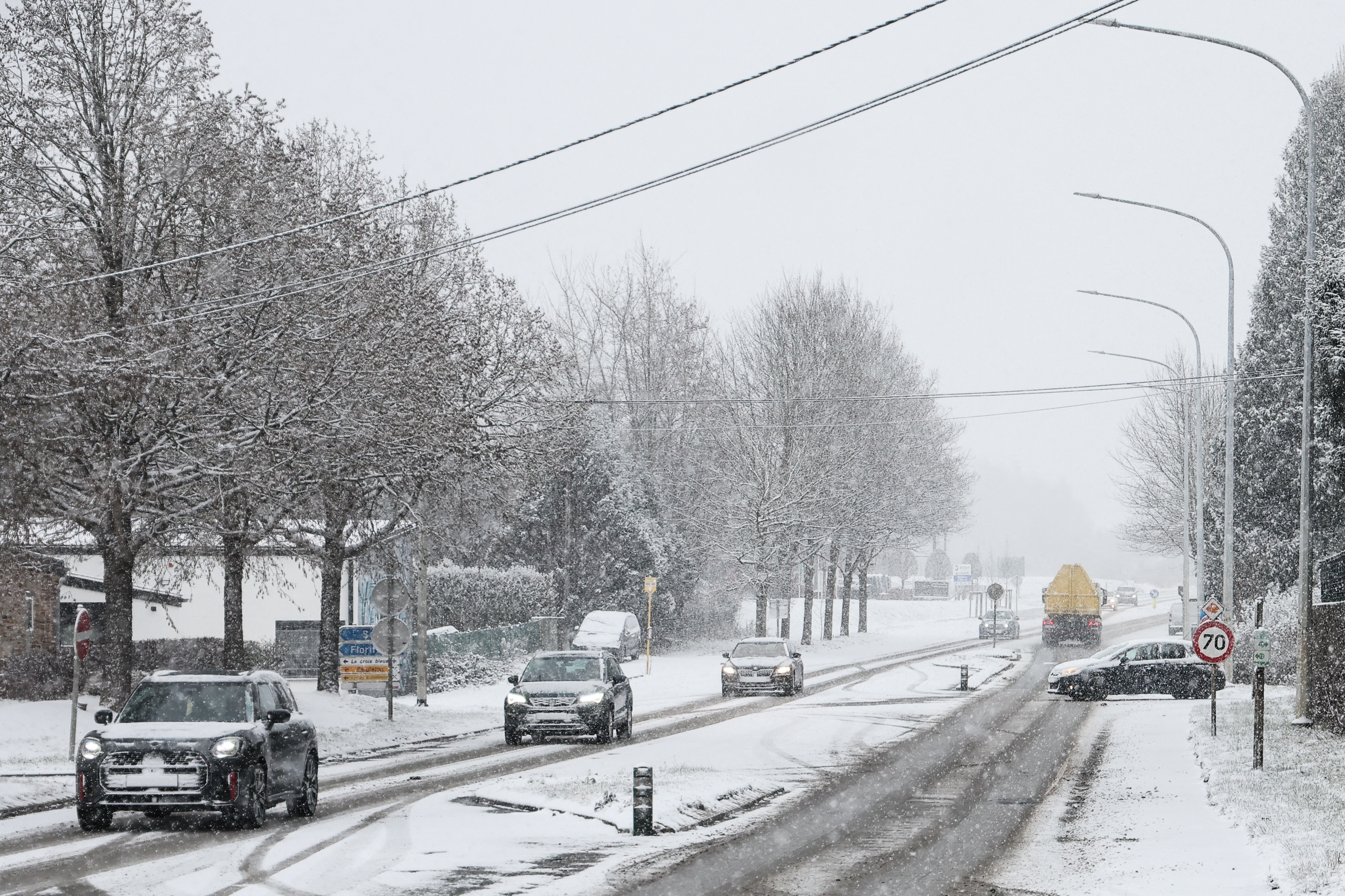 5 tot 10 cm sneeuw verwacht woensdag: 'Absoluut chaos' op de weg