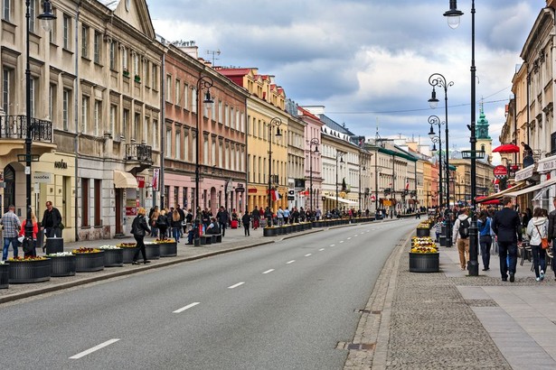 Ulica Nowy Świat w Warszawie, fot. marekusz / Shutterstock.com