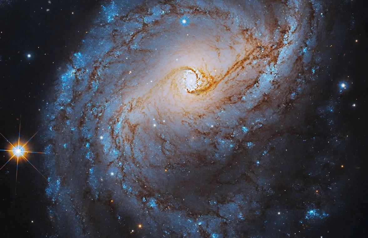 Galaktyka NGC 6951