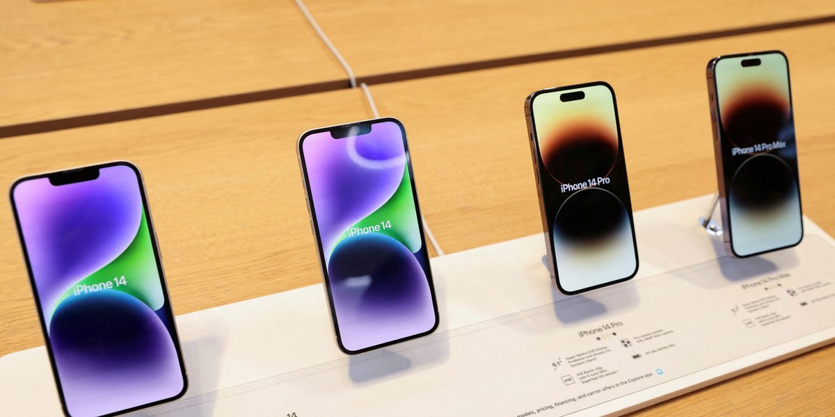 Apple przyznaje w komunikacie opublikowanym na swojej stronie, że obostrzenia związane z COVID-19 zakłóciły produkcję w głównym zakładzie iPhone'a 14 Pro i iPhone'a 14 Pro Max w Zhengzhou w Chinach.