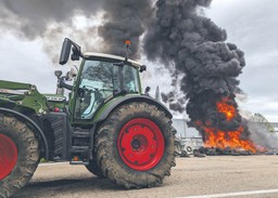 Protesty rolników zmienią UE. Prawica wyciąga rękę