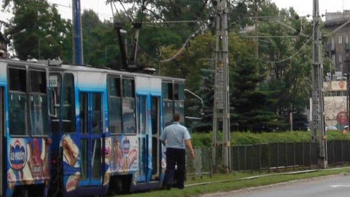 W centrum Krakowa, na ulicy Lubicz, wykoleił się tramwaj i uderzył w bok drugiego - informuje RMF FM.