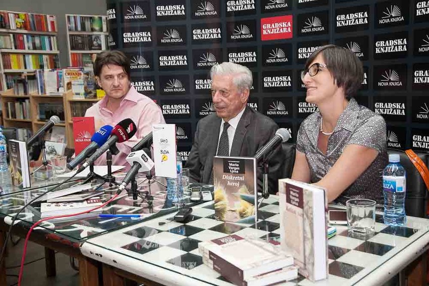 Ljosa u Gradskoj knjižari gde je upriličeno druženje sa piscima i čitaocima