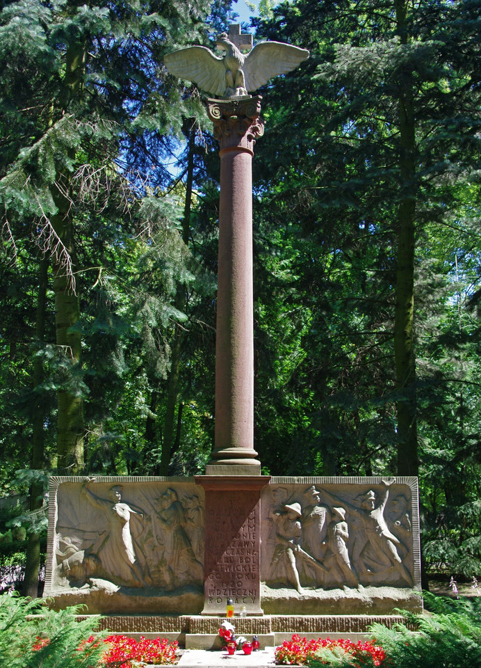 Pomnik Orląt Lwowskich na Powązkach