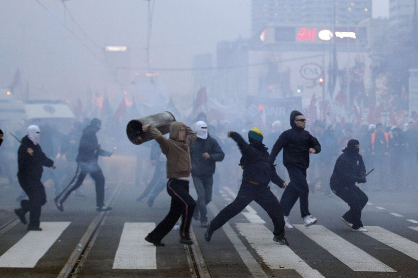 6 skandali, które zepsuły Polakom Święto Niepodległości