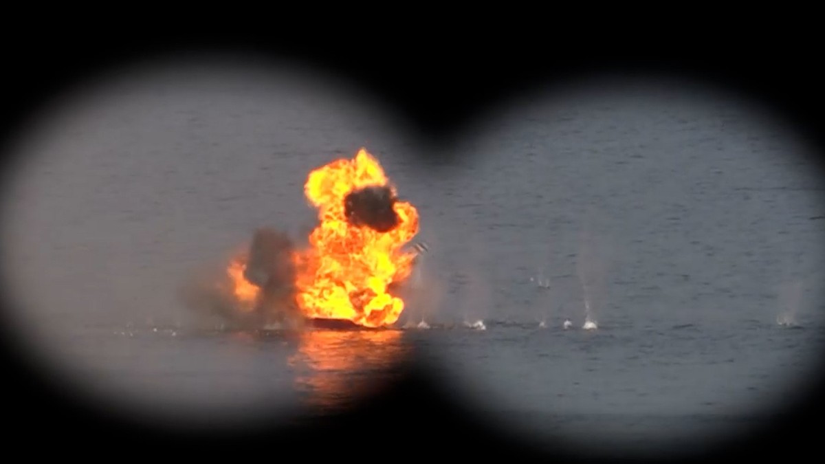 Pogođen američki jurišni brod sa 5.000 vojnika: Iran zasuo region kišom raketa
