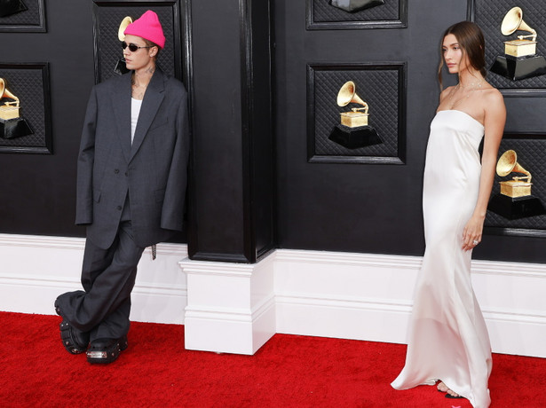 Hailey i Justin Bieberowie na rozdaniu nagród Grammy 2022.