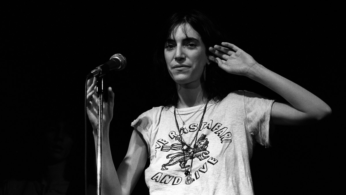 Matka chrzestna punka kończy 76 lat. Patti Smith w młodości potrafiła szokować