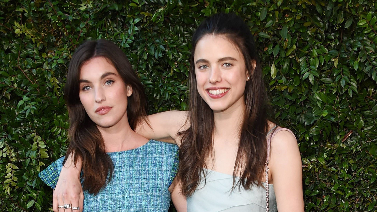 Rainey i Margaret Qualley