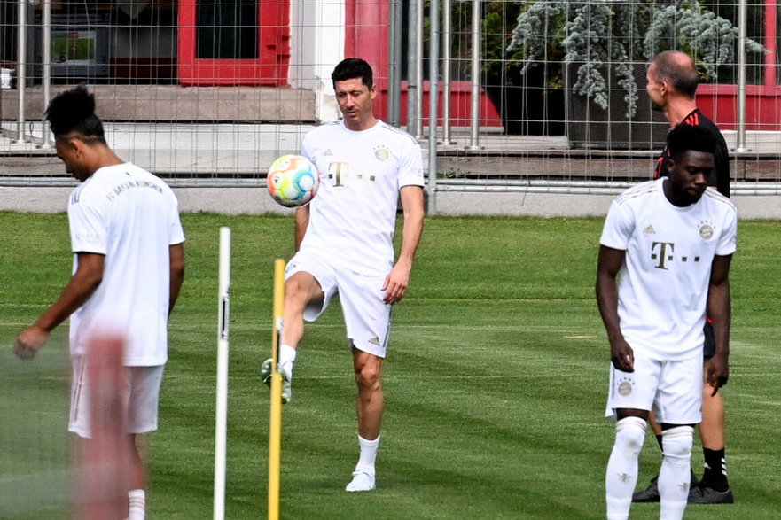 Robert Lewandowski w trakcie treningu Bayernu.