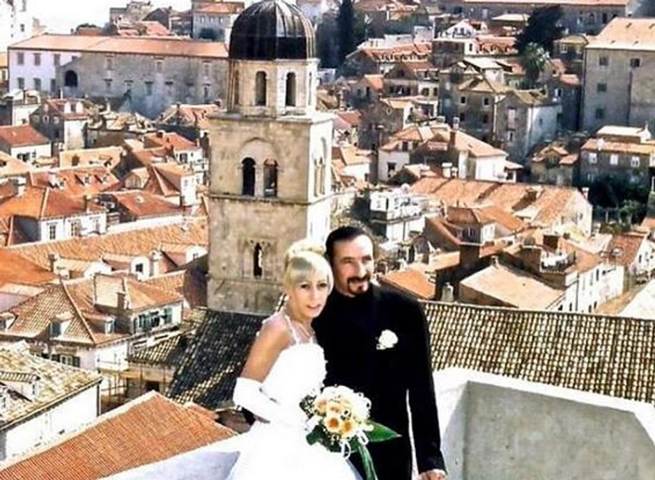 Bebek i supruga na venčanju