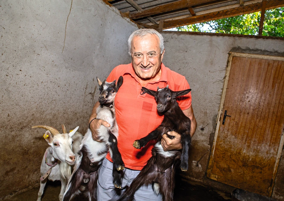 Era Ojdanić, na gajbi kod