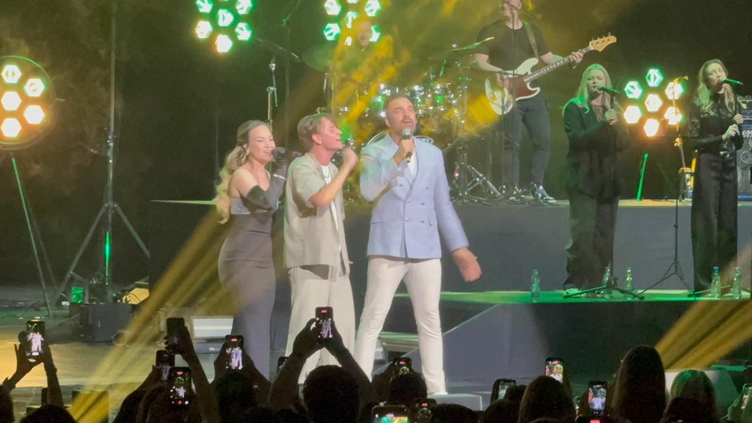 Jelena Tomašević i Ivan Bosiljčić na sceni sa Jakovom Jozinovićem