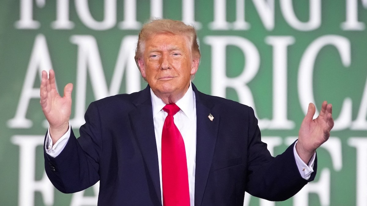 Americký prezident Donald Trump sa 5. júna 2026 zúčastňuje podujatia na farme Custer Farms v Chippewa Falls v štáte Wisconsin v USA.