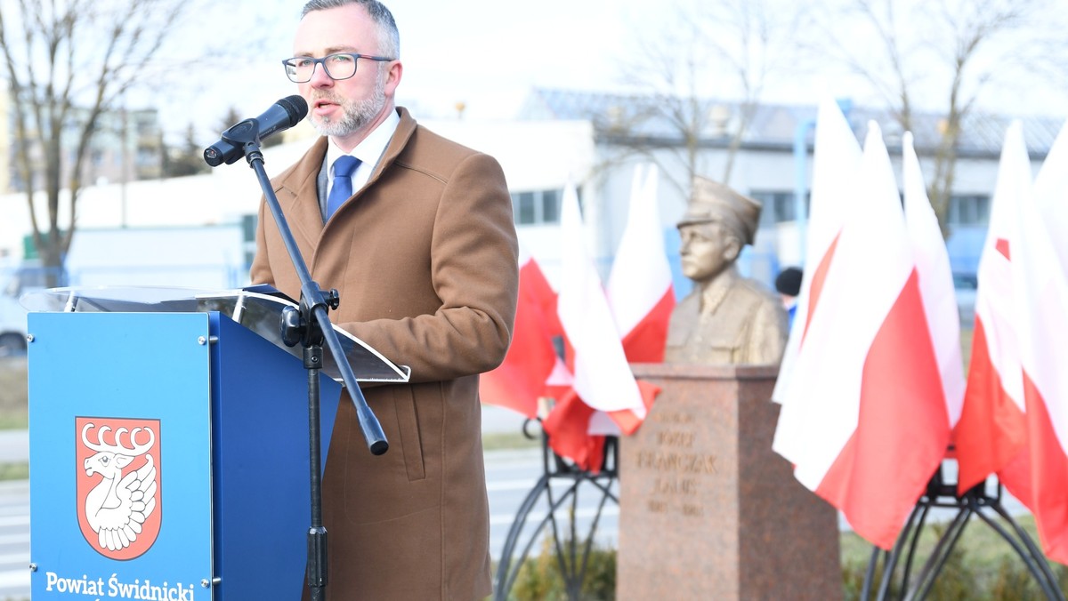 Nie udało się uchylić pierwszej uchwały anty-LGBT. Klęska starosty PiS