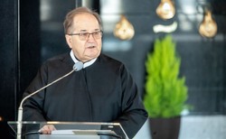 O. Rydzyk krytykuje obostrzenia: Daliśmy się puścić w kanał zła