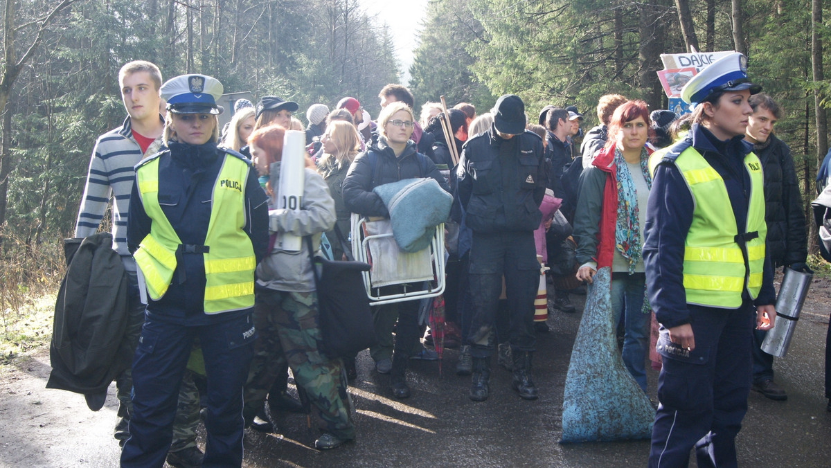 Fiakrzy rozpędzili protest obrońców zwierząt