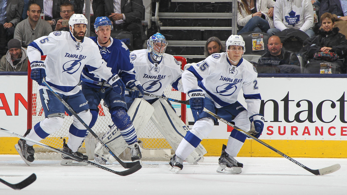 Detroit Red Wings przegrali po raz czwarty z Tampa Bay Lightning i odpadli z wyścigu po Puchar Stanleya. Tym razem wystarczyła minimalna porażka 0:1, ale w konfrontacji do czterech wygranych Błyskawica była w sumie lepsza 4-1.