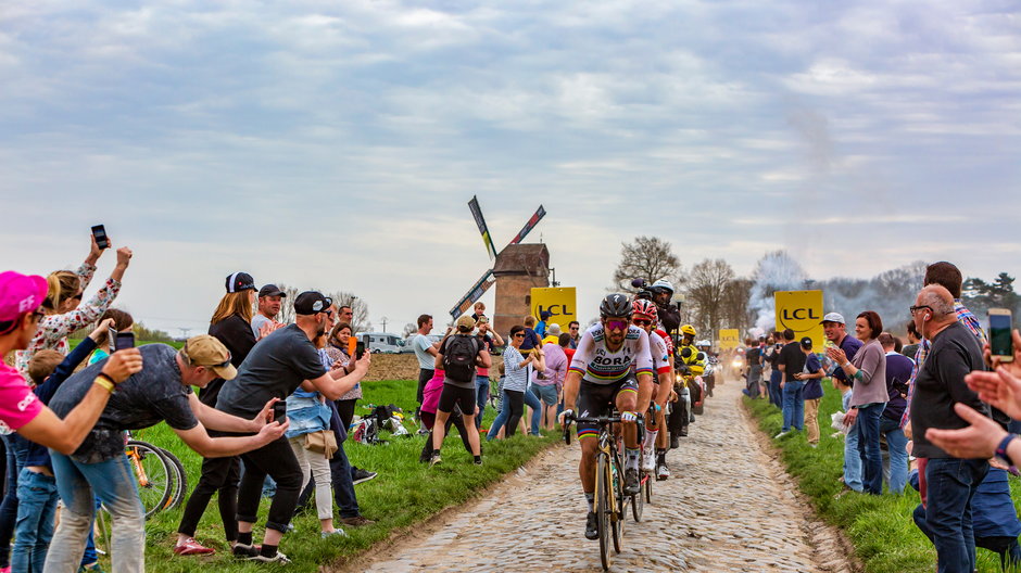 Na trasie wyścigu Paryż-Roubaix w 2018 roku
